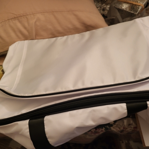 Guess bag - Picture 2 of 4